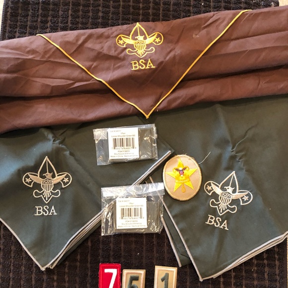 boy scouts Other - 3   boy-scout neckerchiefs and patches.